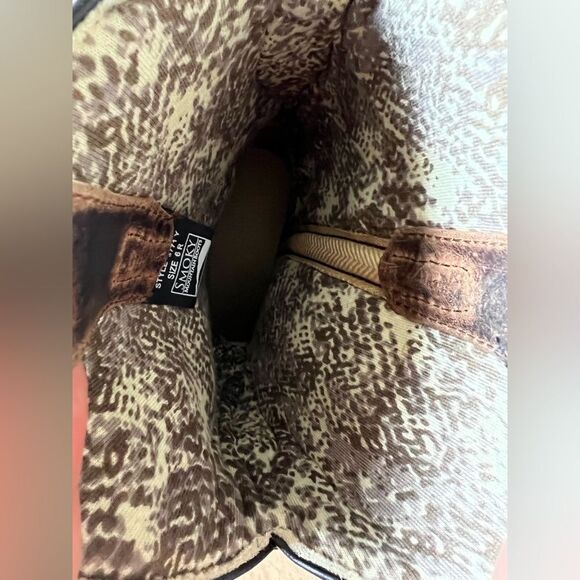 Women Smokey mountain boots style 3771 pattern Rosette, Brown Distress Sz 6 NWOT - Picture 15 of 16